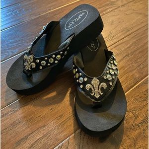 WB Atlas black rhinestone flip flops